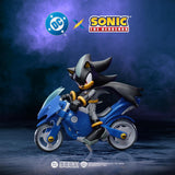 DC x Sonic Shadow nei panni di Batman con Batcycle - Di Maio Giocattoli