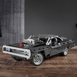 LEGO 42111 - Technic Dom's Dodge Charger, Macchina Giocattolo dal Film Fast and Furious