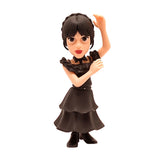 Mercoledì con il suo abito da ballo